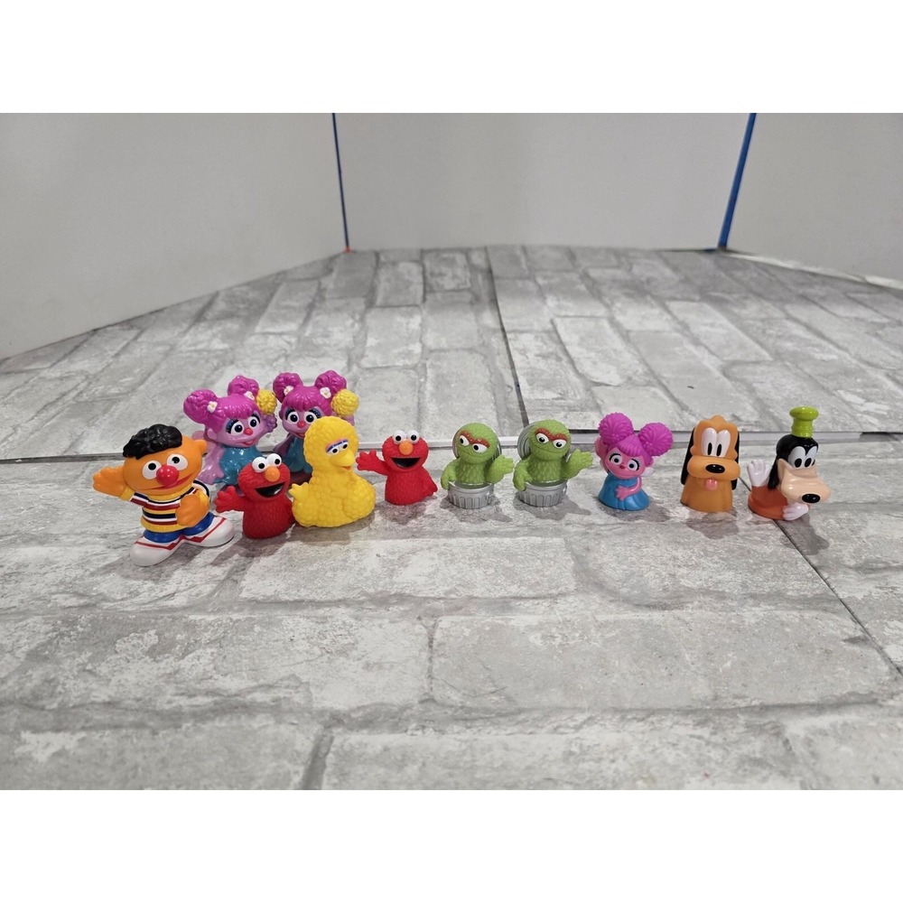 Lot of Sesame Street Figures Elmo Abby Cadabby Ernie Big Bird Oscar the Grouch